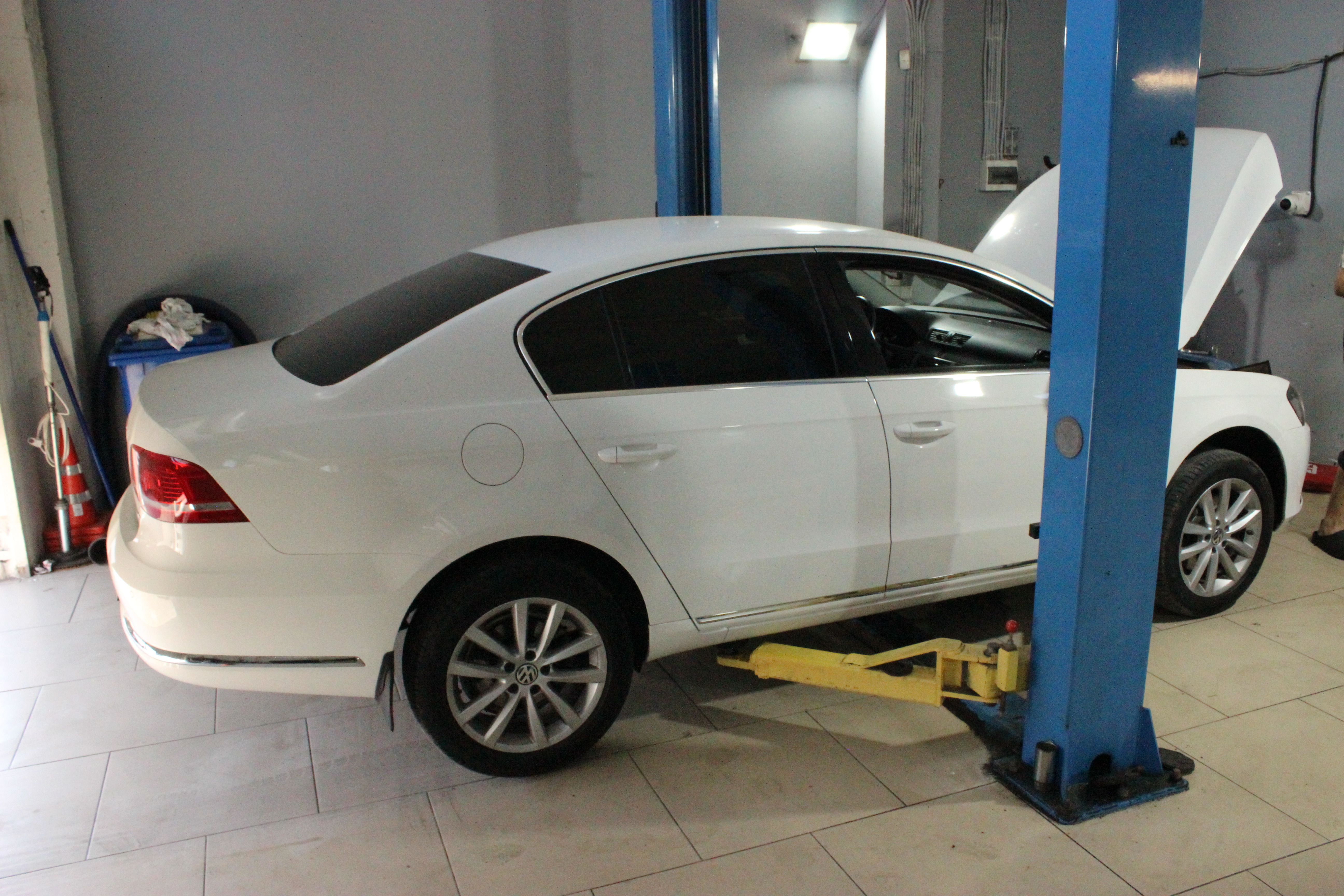 Замена масла в DSG Volkswagen Passat 1.8 TSI DQ200 (NKW) DSG7